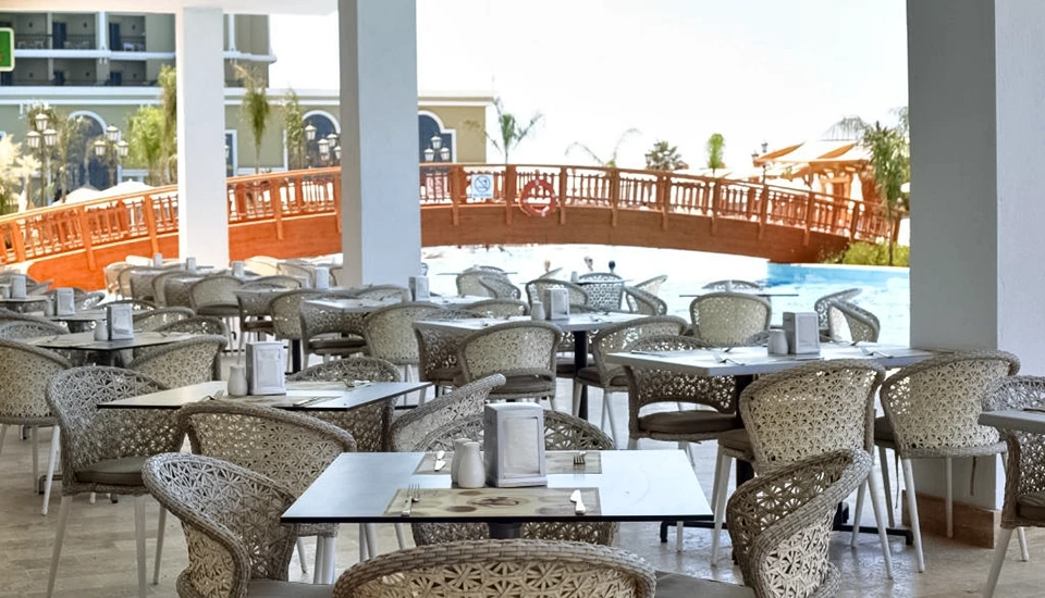 هتل سانیز افس رویال پالاس کوش آداسی